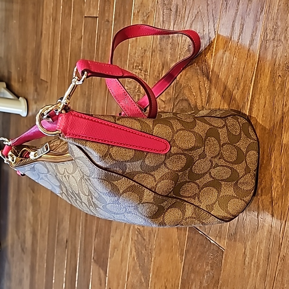 Coach purse - Picture 2 of 6